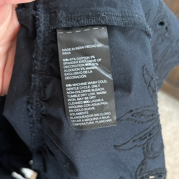 Chico's Black Eyelet Hem Midi Dress with Tie Belt & Pockets Sz 2.5 (14) - Picture 14 of 14